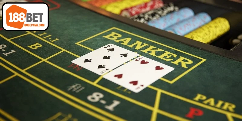 Baccarat nổi tiếng là trò chơi so sánh điểm giữa hai cửa chính 